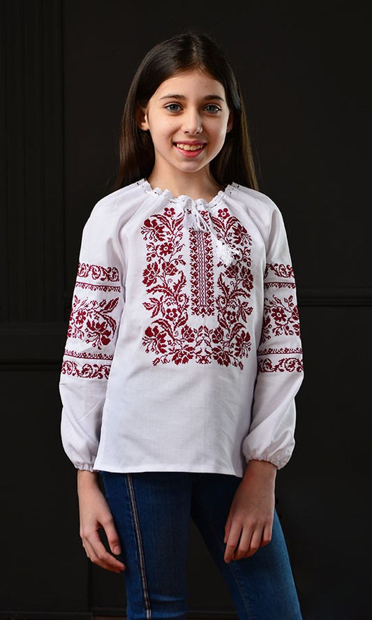 Blouse for a girl in Ukrainian style