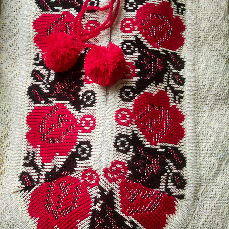 Women's crocheted embroidered blouse in an ethnic style