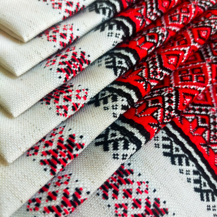 Ukrainian tablecloth with traditional pattern and 6 napkins