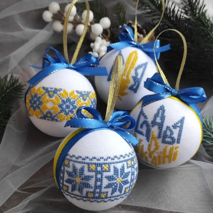 New Year's ornaments in Ukrainian style