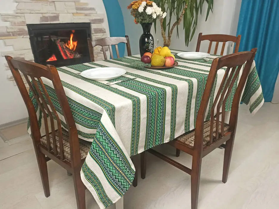 Tablecloth with napkins in Ukrainian style