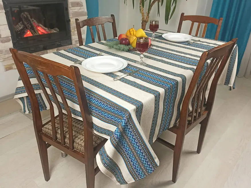 Tablecloth with napkins in Ukrainian style