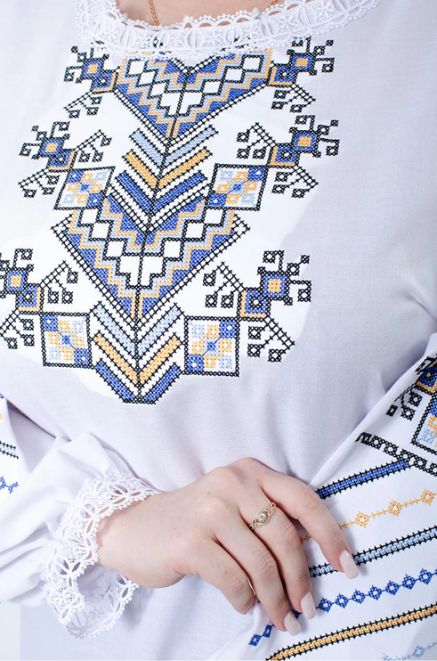 Traditional Ukrainian women's clothing
