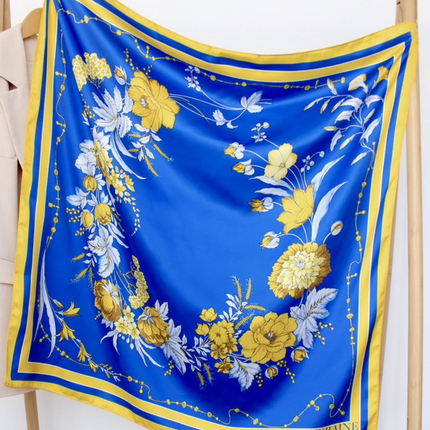 Ukrainian shawl in patriotic colors
