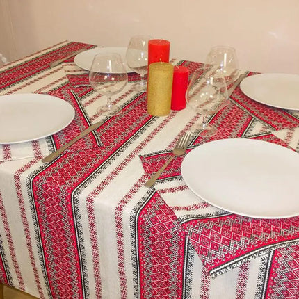 Ukrainian tablecloth with traditional pattern and 6 napkins