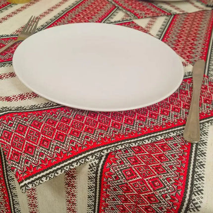 Ukrainian tablecloth with traditional pattern and 6 napkins