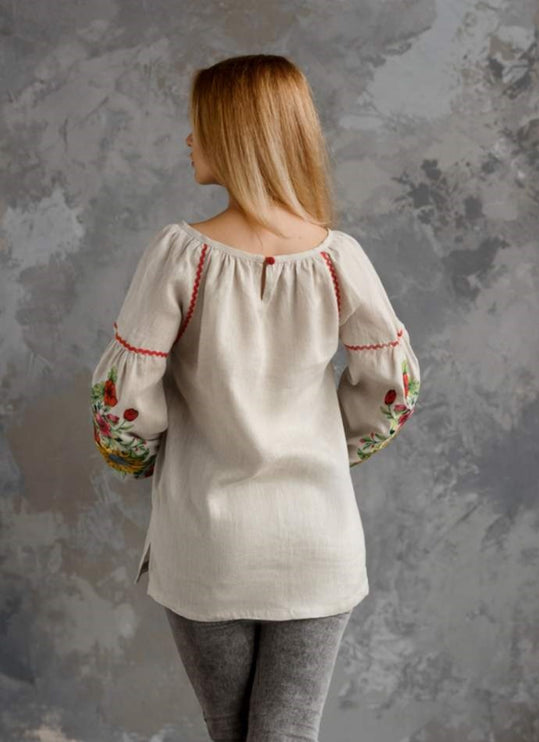 Women's blouse with sunflower embroidery