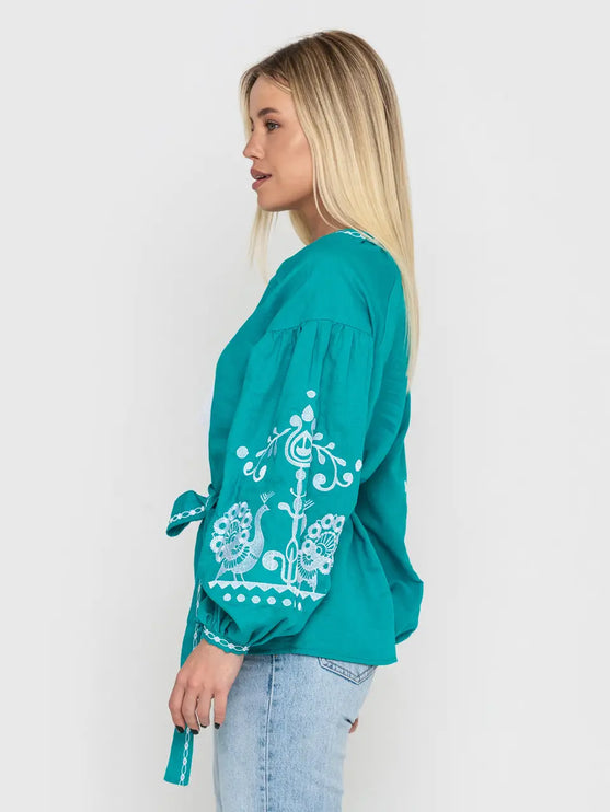 Women's embroidery blouse with a floral pattern