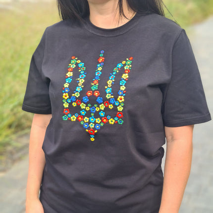 Women's t-shirt embroidered with a trident